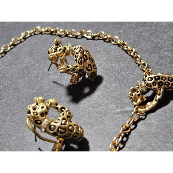 Gold tone cat earring and necklace set - Picture 9 of 16